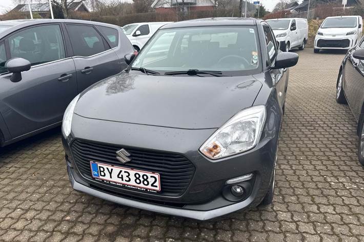 Grå Suzuki Swift fra 2018