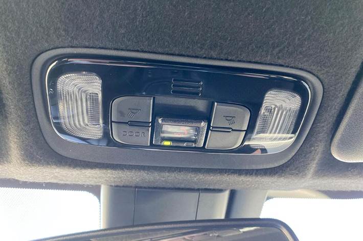 Rød Toyota Yaris fra 2020