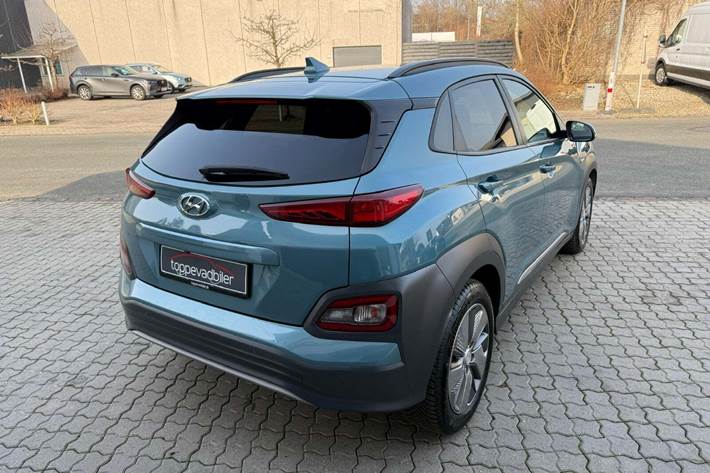 Blå Hyundai Kona fra 2019