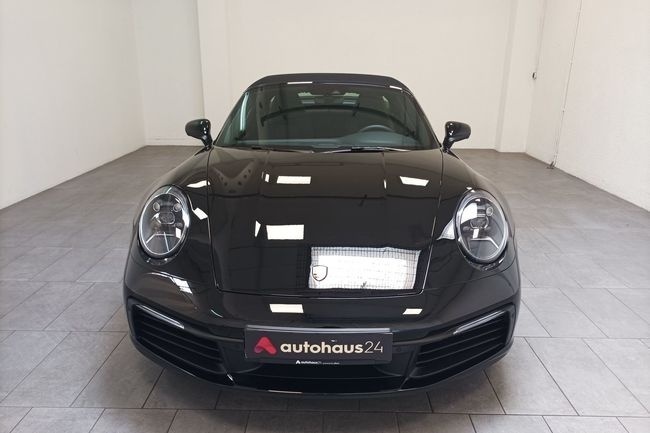 Sort Porsche 911 Targa 4 fra 2022