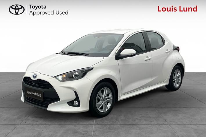 Hvid Toyota Yaris fra 2024