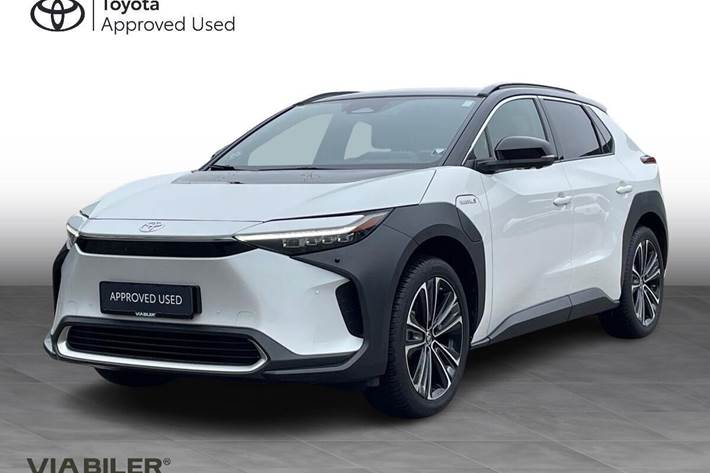 Hvid Toyota BZ4X fra 2023