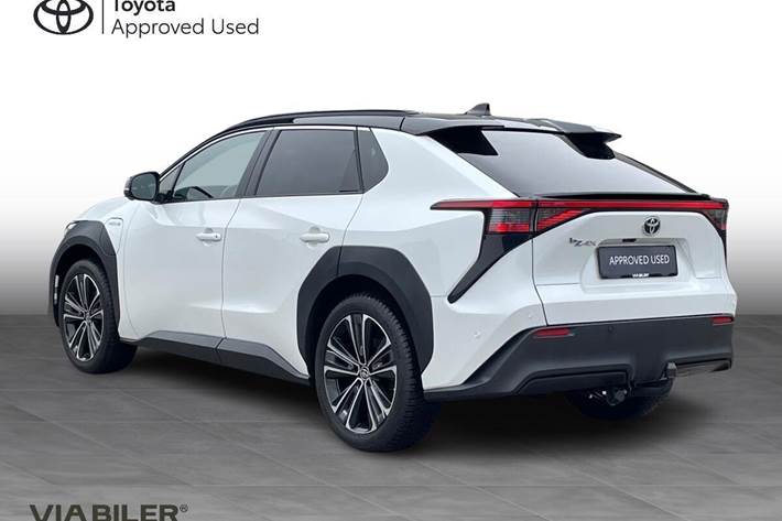 Hvid Toyota BZ4X fra 2023