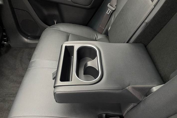 Hvid Toyota BZ4X fra 2023