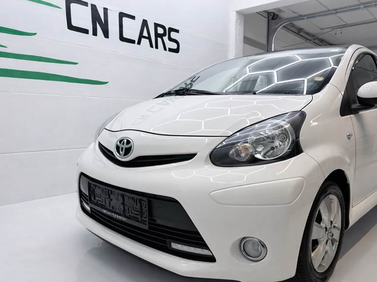 Toyota Aygo 1,0 VVT-I Red&Black 68HK 5d