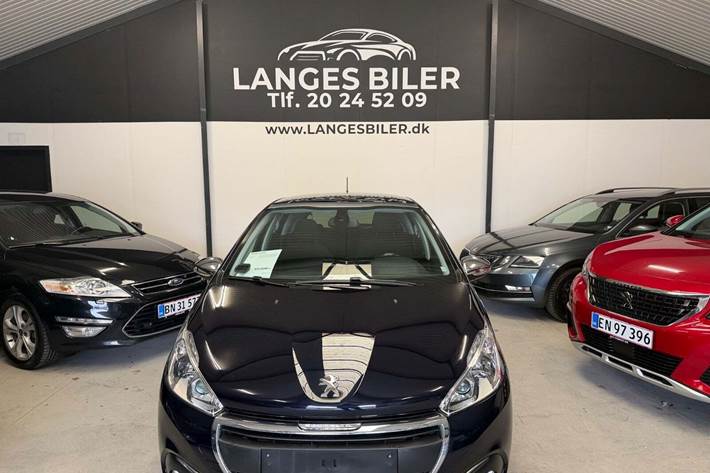 Sort Peugeot 208 fra 2017