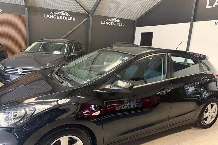 Sort Hyundai i30 fra 2015
