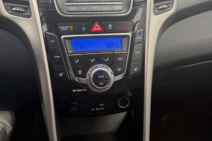 Sort Hyundai i30 fra 2015