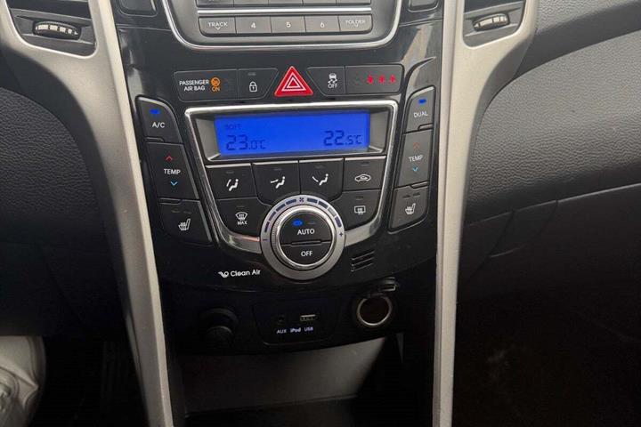 Sort Hyundai i30 fra 2015
