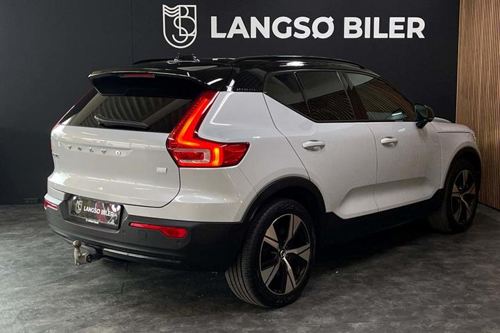 Grå Volvo XC40 fra 2021