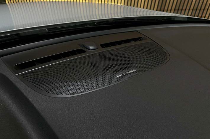 Grå Volvo XC40 fra 2021