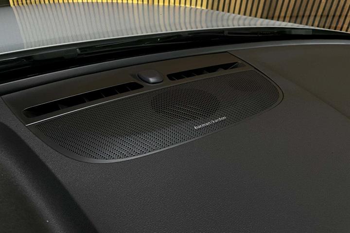 Grå Volvo XC40 fra 2021
