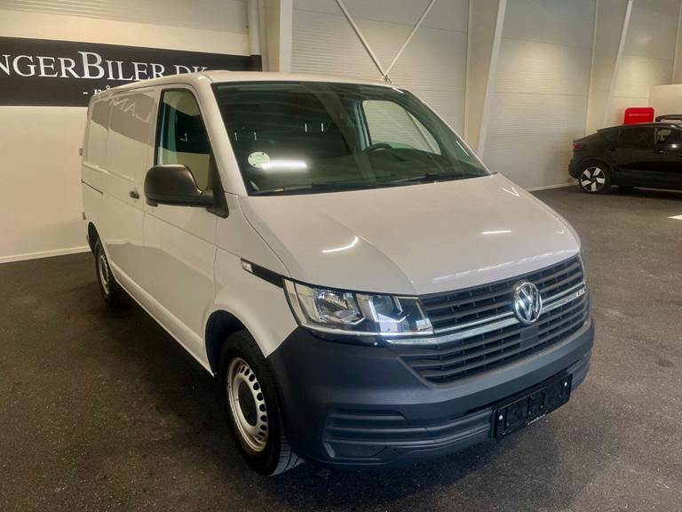 VW Transporter 2,0 TDi 110 Kassevogn kort