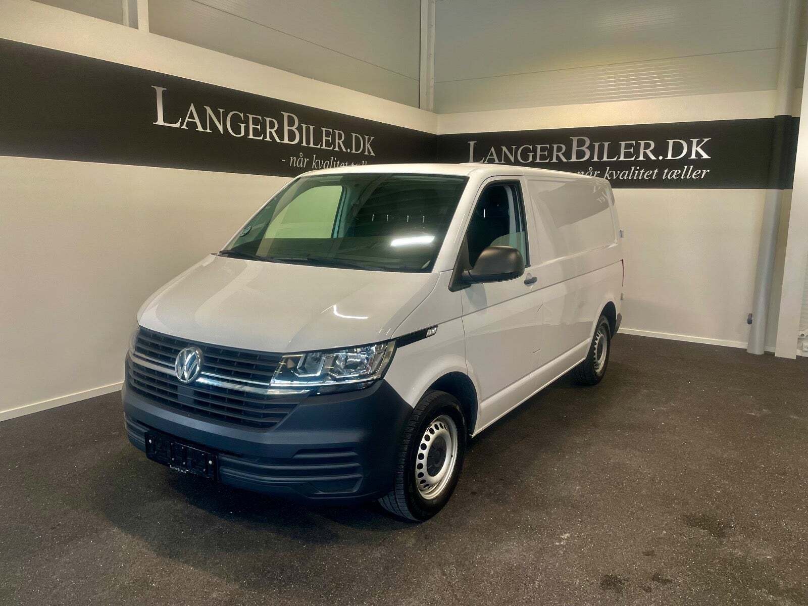 VW Transporter 2,0 TDi 110 Kassevogn kort