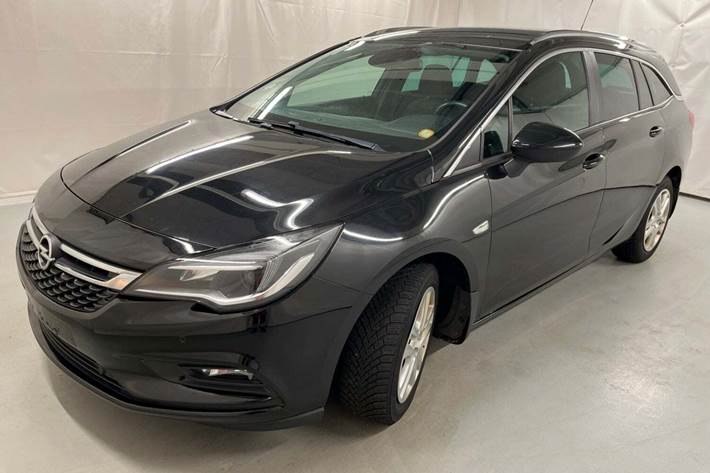 Sort Opel Astra fra 2019