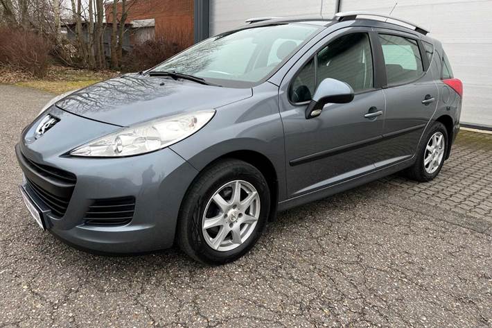 Grå Peugeot 207 fra 2009