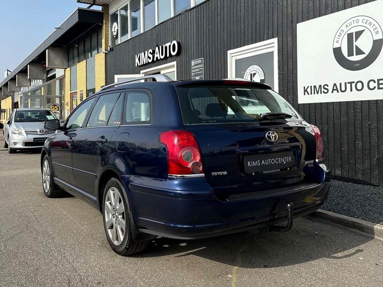 Toyota Avensis 2,0 D-4D Sol stc.