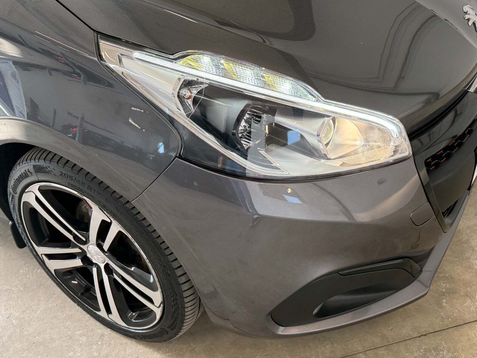 Peugeot 208 1,6 BlueHDi 100 GT Line Sky