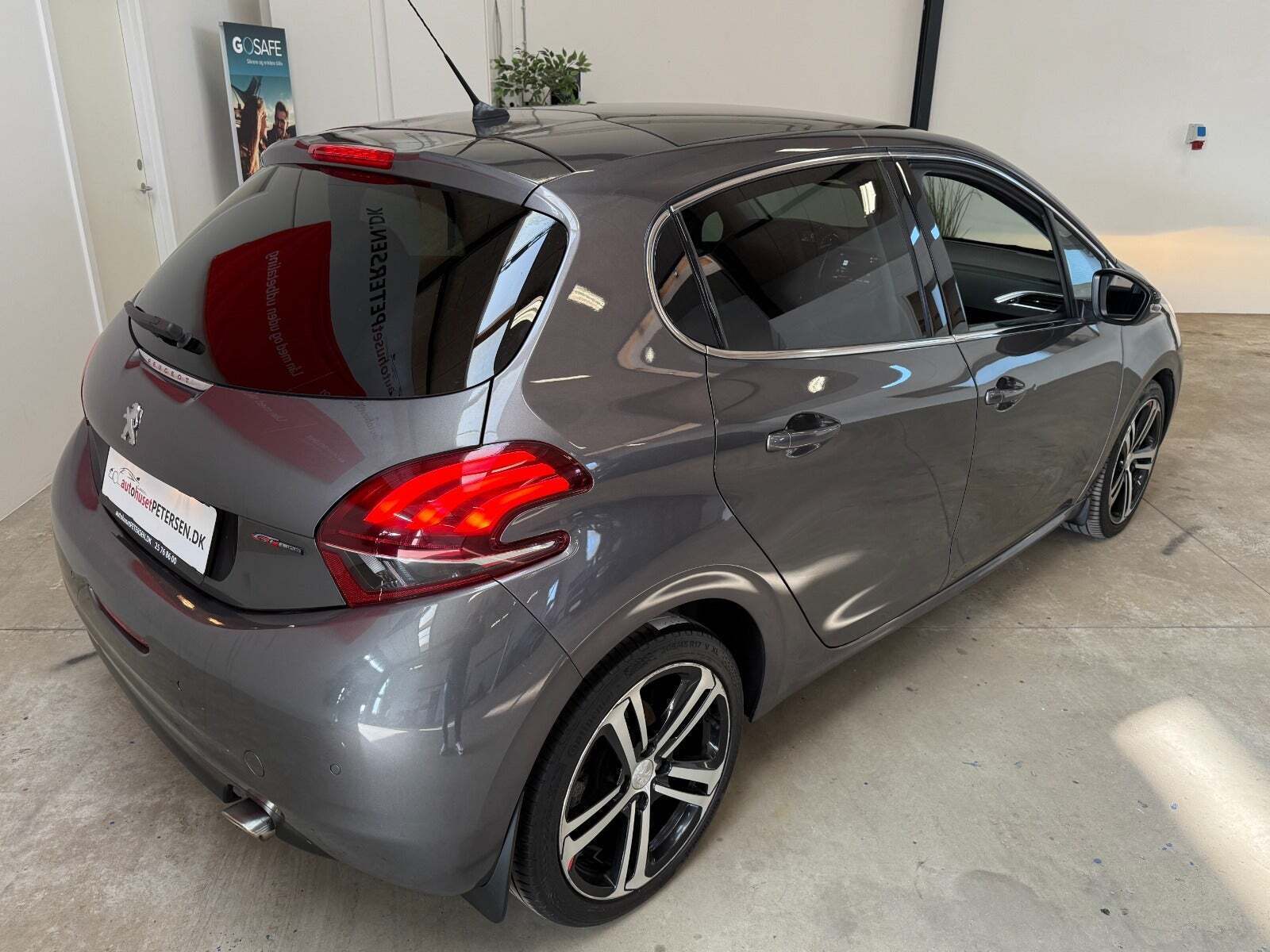 Peugeot 208 1,6 BlueHDi 100 GT Line Sky