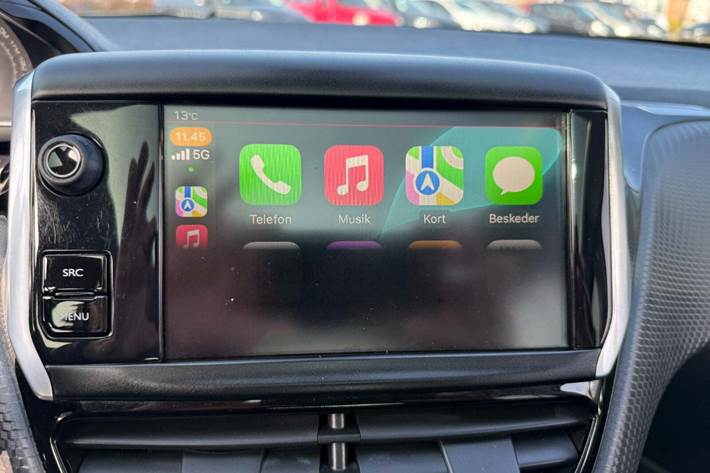 Grå Peugeot 208 fra 2017