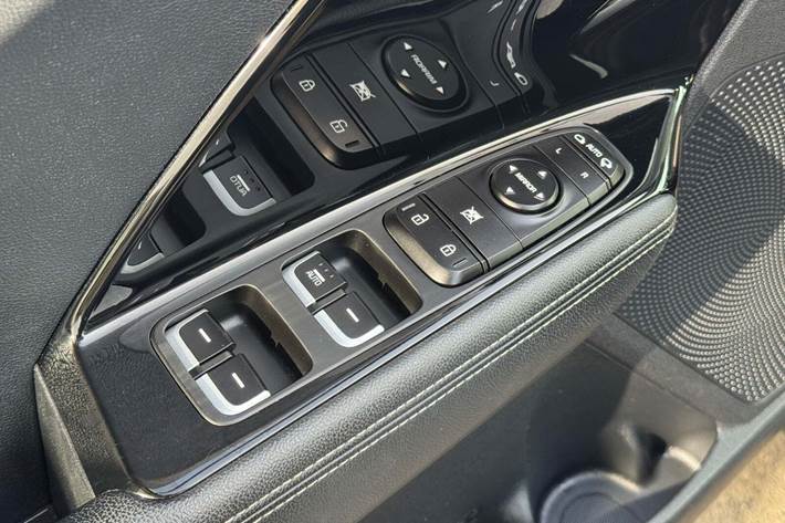 Grå Kia Niro fra 2018