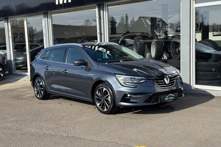 Grå Renault Megane IV fra 2020