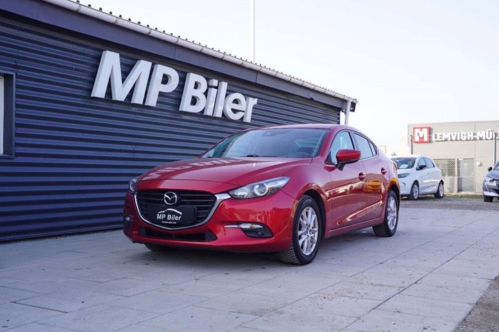 Rød Mazda 3 fra 2018 set udefra