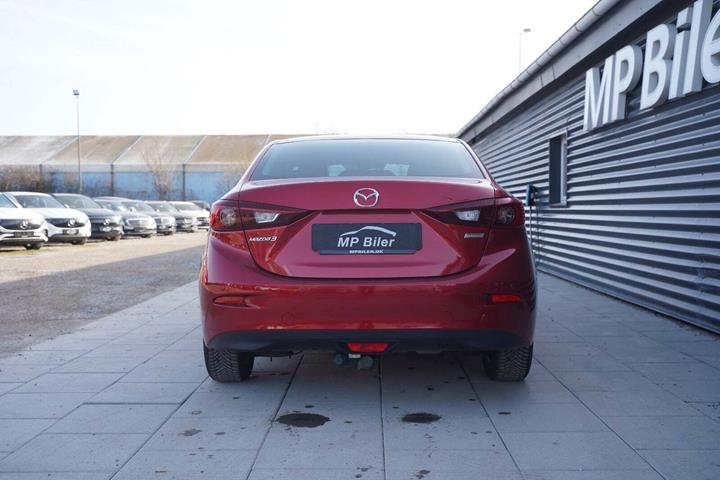 Rød Mazda 3 fra 2018