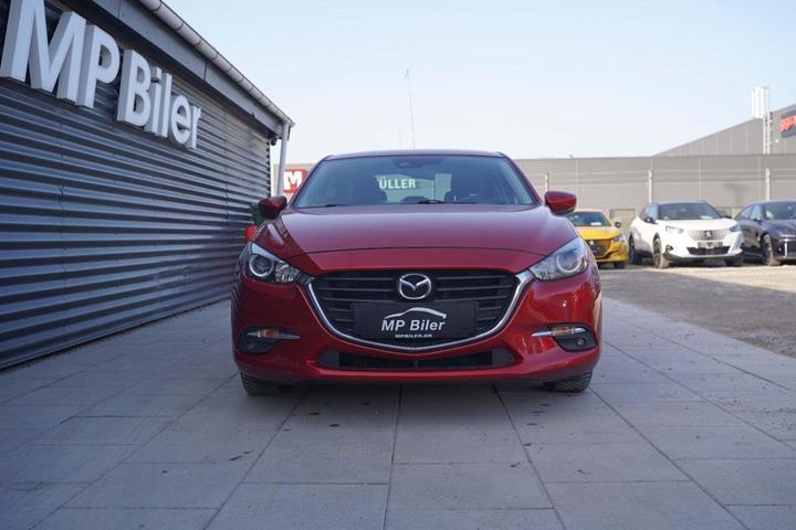 Rød Mazda 3 fra 2018