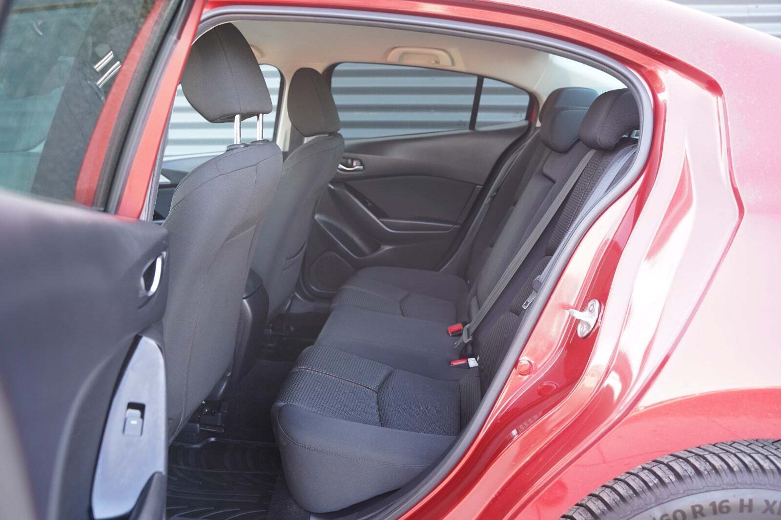 Rød Mazda 3 fra 2018
