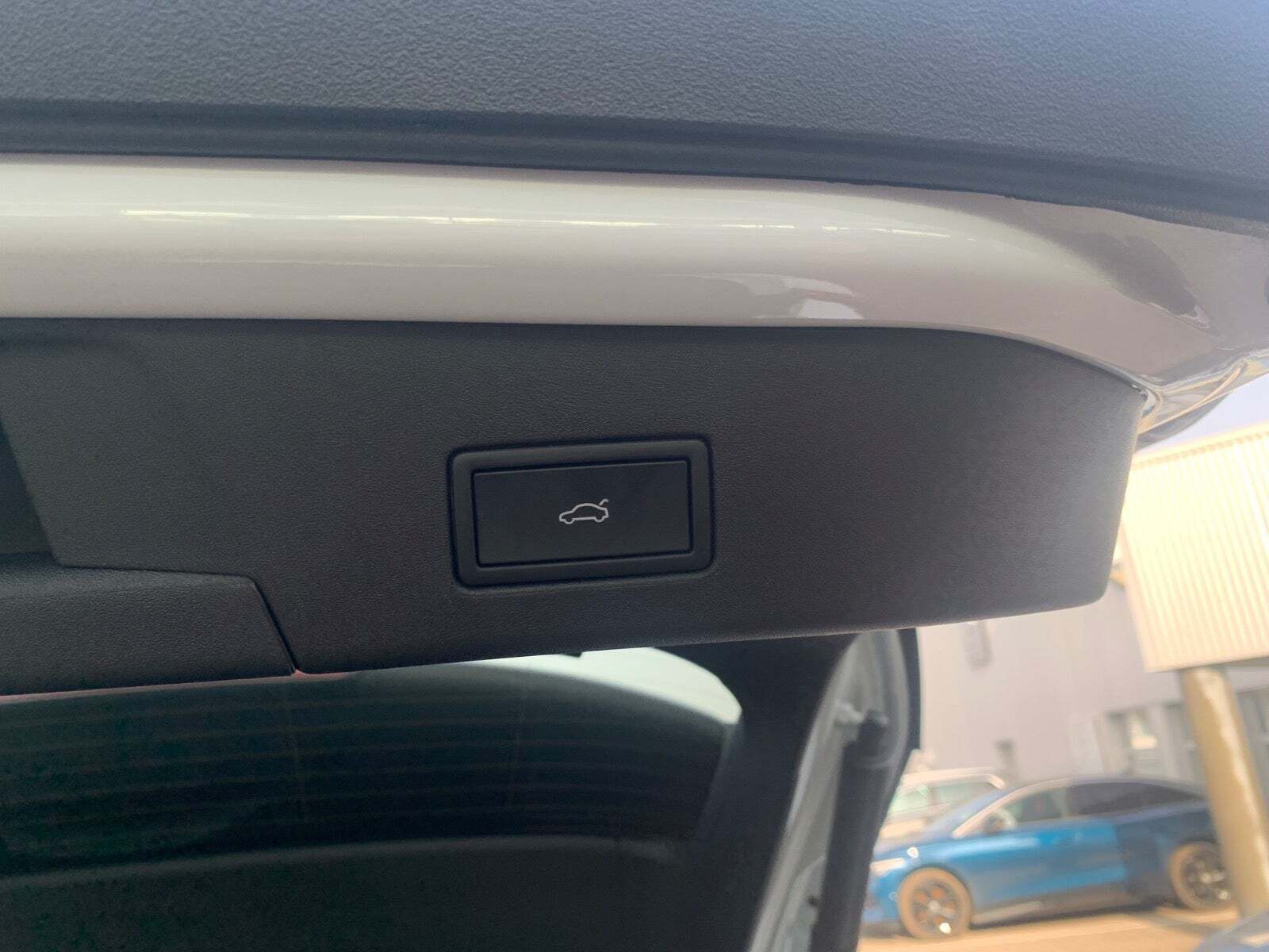 Hvid VW ID.4 fra 2025