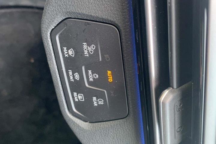 Hvid VW ID.4 fra 2025