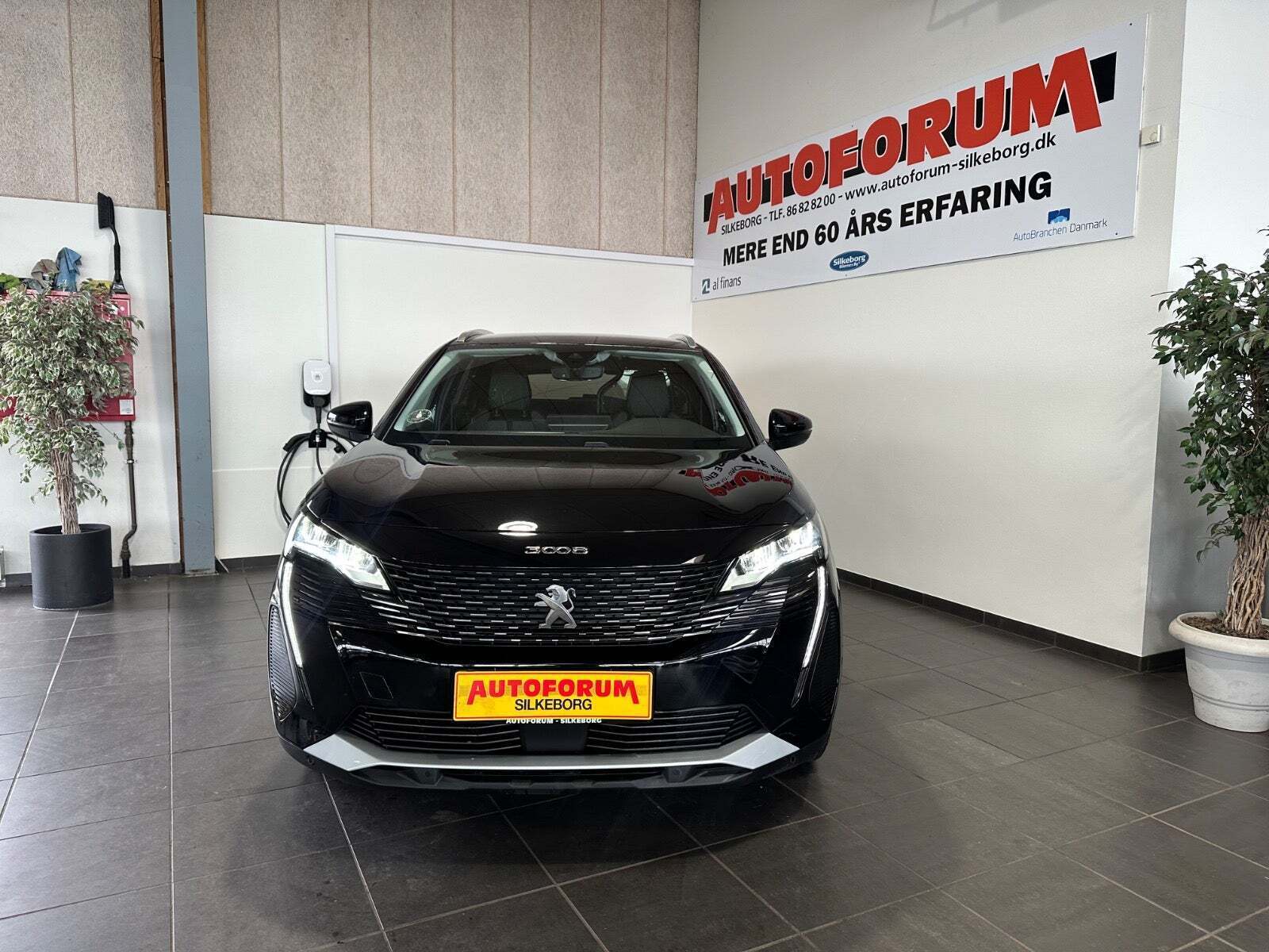 Peugeot 3008 1,6 Hybrid Allure Pack EAT8 Van