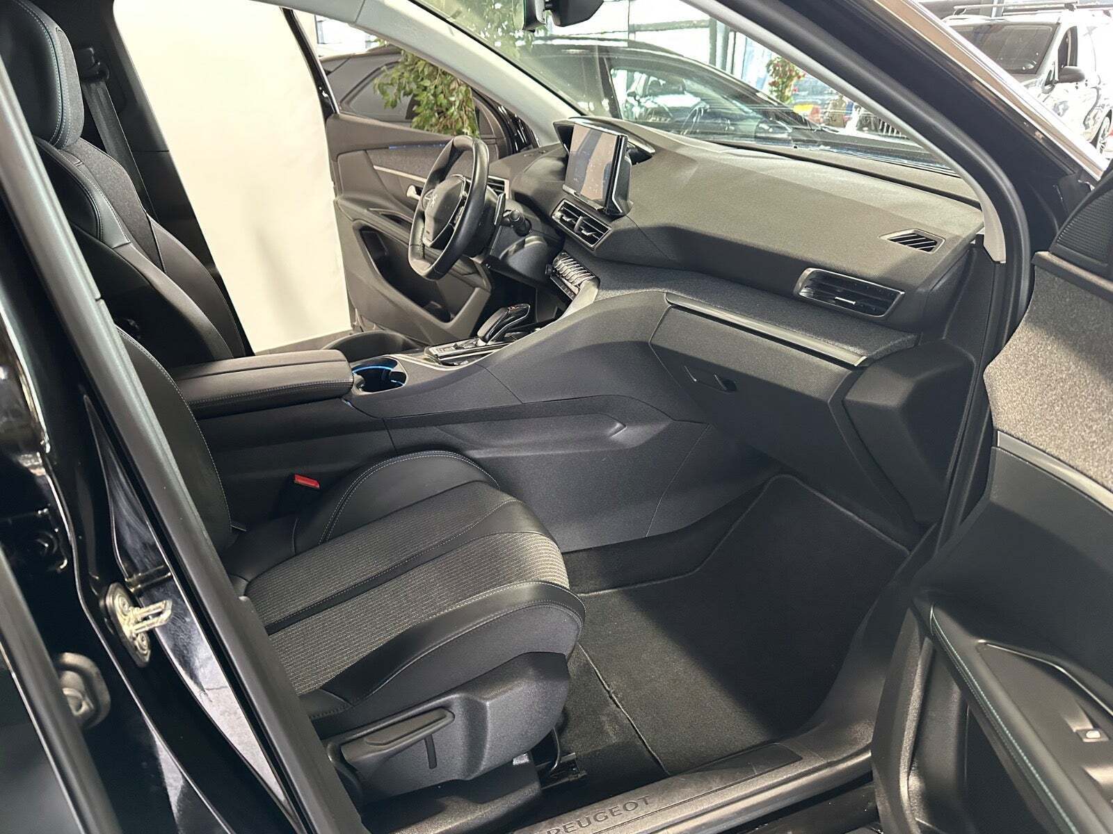 Sort Peugeot 3008 fra 2021
