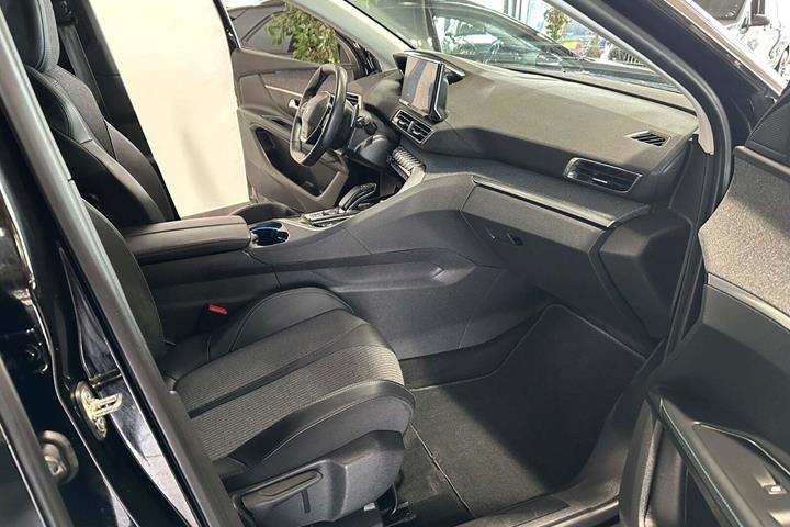 Sort Peugeot 3008 fra 2021