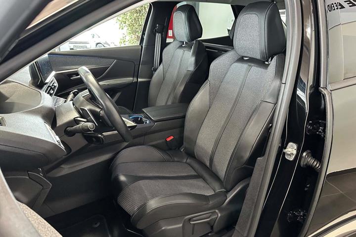 Sort Peugeot 3008 fra 2021