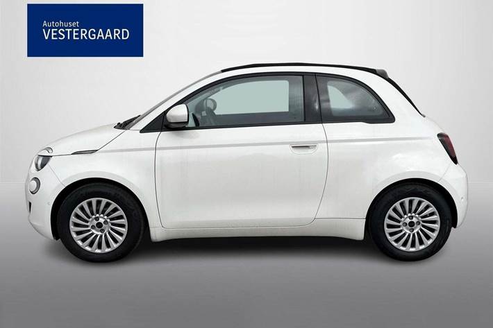 Hvid Fiat 500e fra 2023