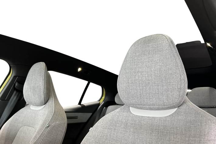 Gul Volvo EX30 fra 2024