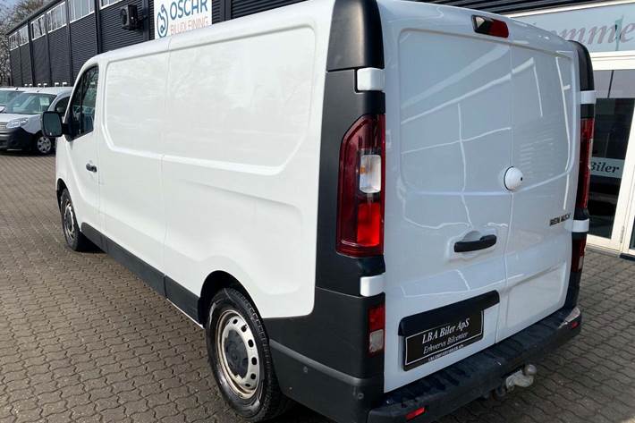 Hvid Renault Trafic fra 2022