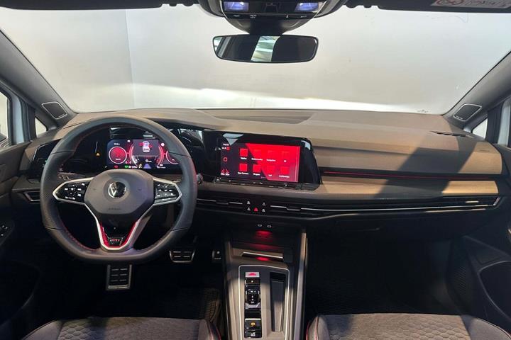 Hvid VW Golf VIII fra 2022