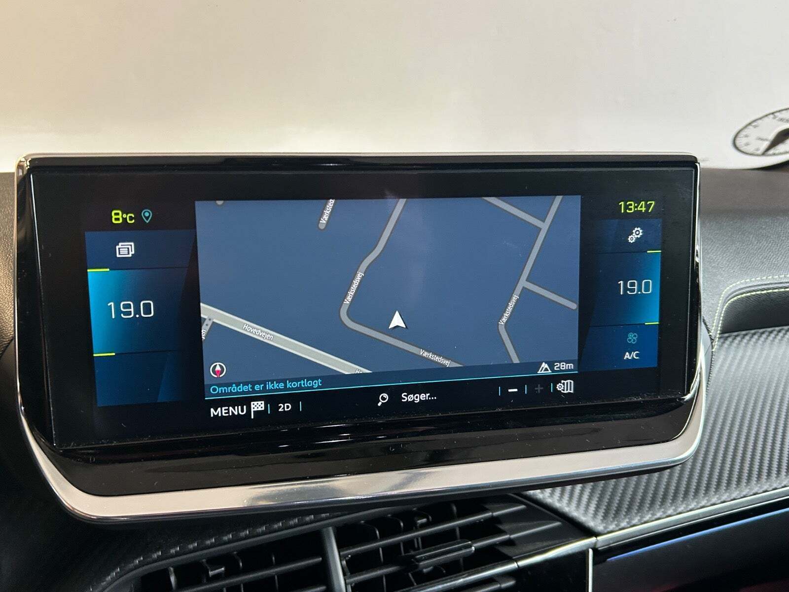 Blå Peugeot e-208 fra 2021