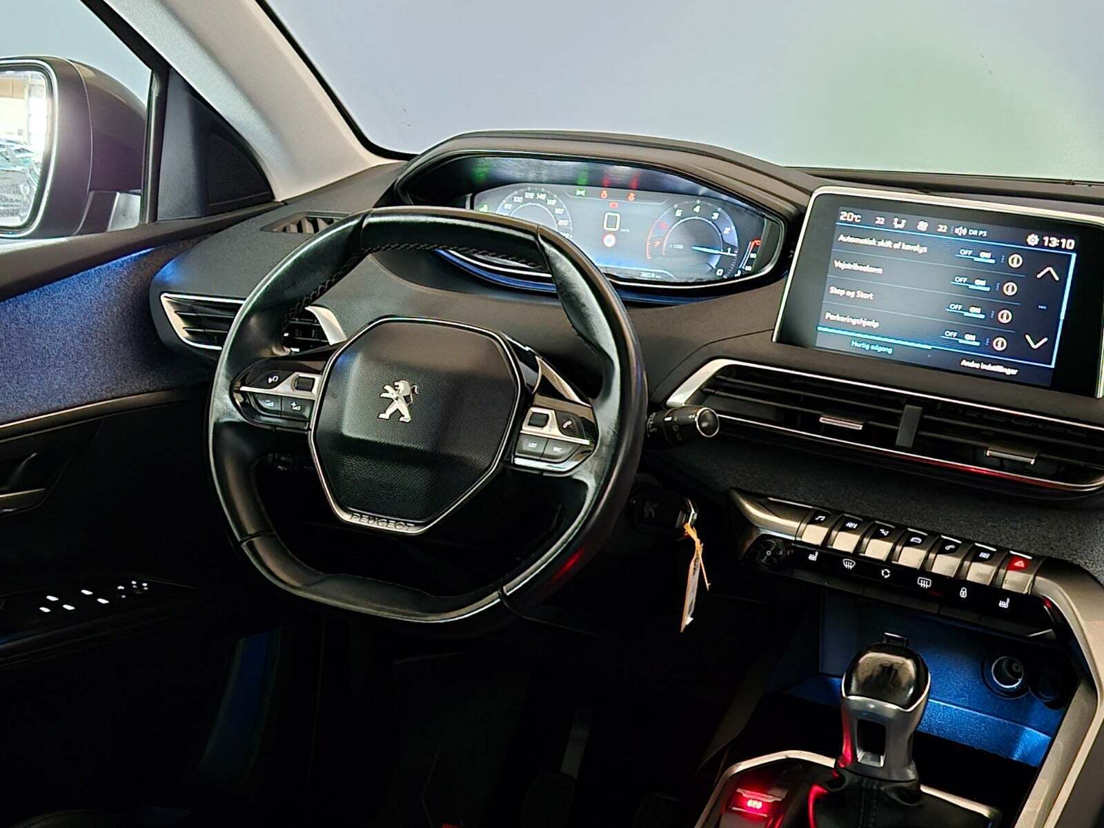 Grå Peugeot 5008 fra 2017