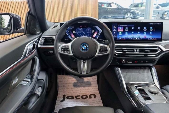 Blå BMW i4 fra 2023