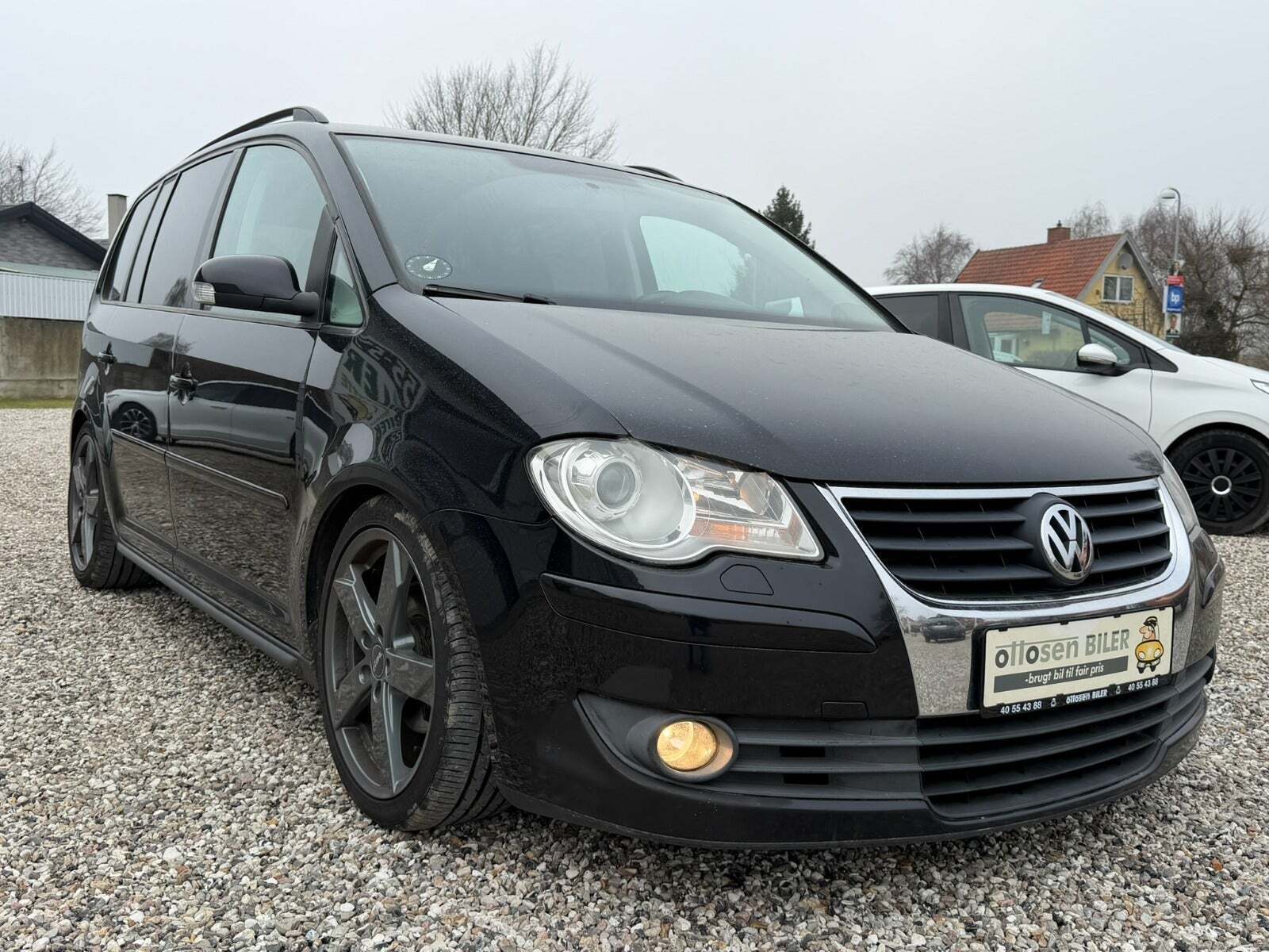 Sort VW Touran fra 2008