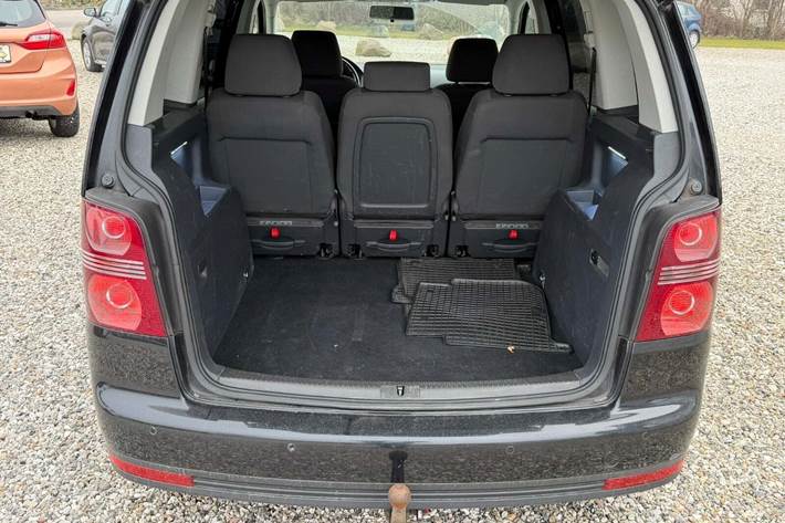 Sort VW Touran fra 2008
