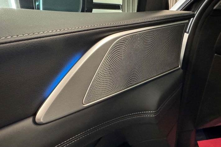 Hvid Xpeng G9 fra 2024