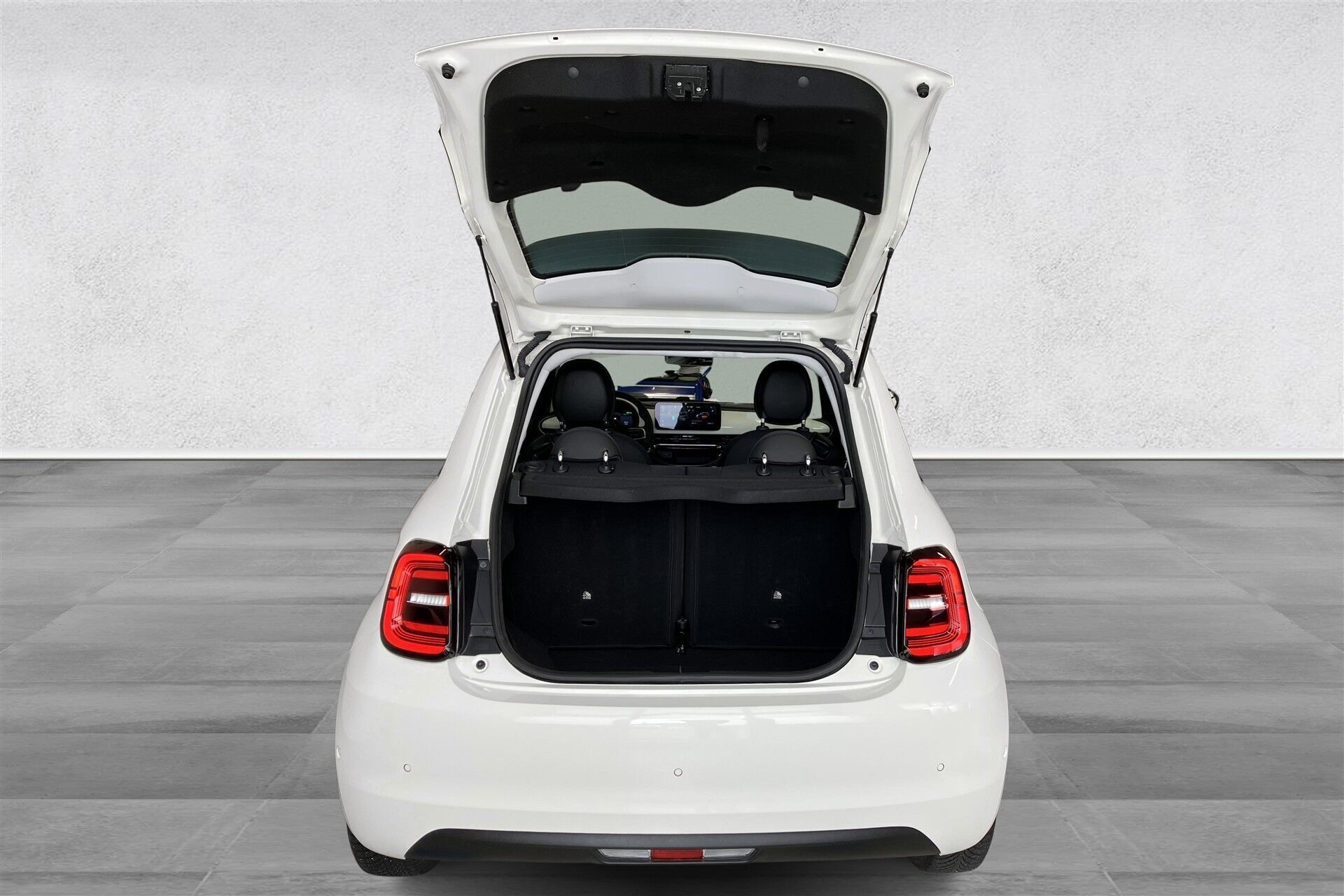 Hvid Fiat 500e fra 2023