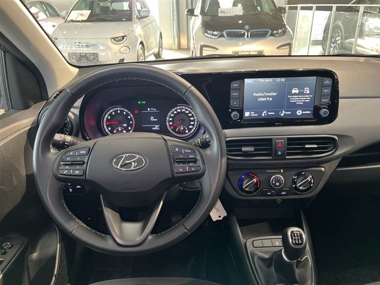 Hyundai i10 1,0 Essential 67HK 5d