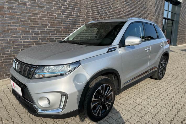 Sølv Suzuki Vitara fra 2021