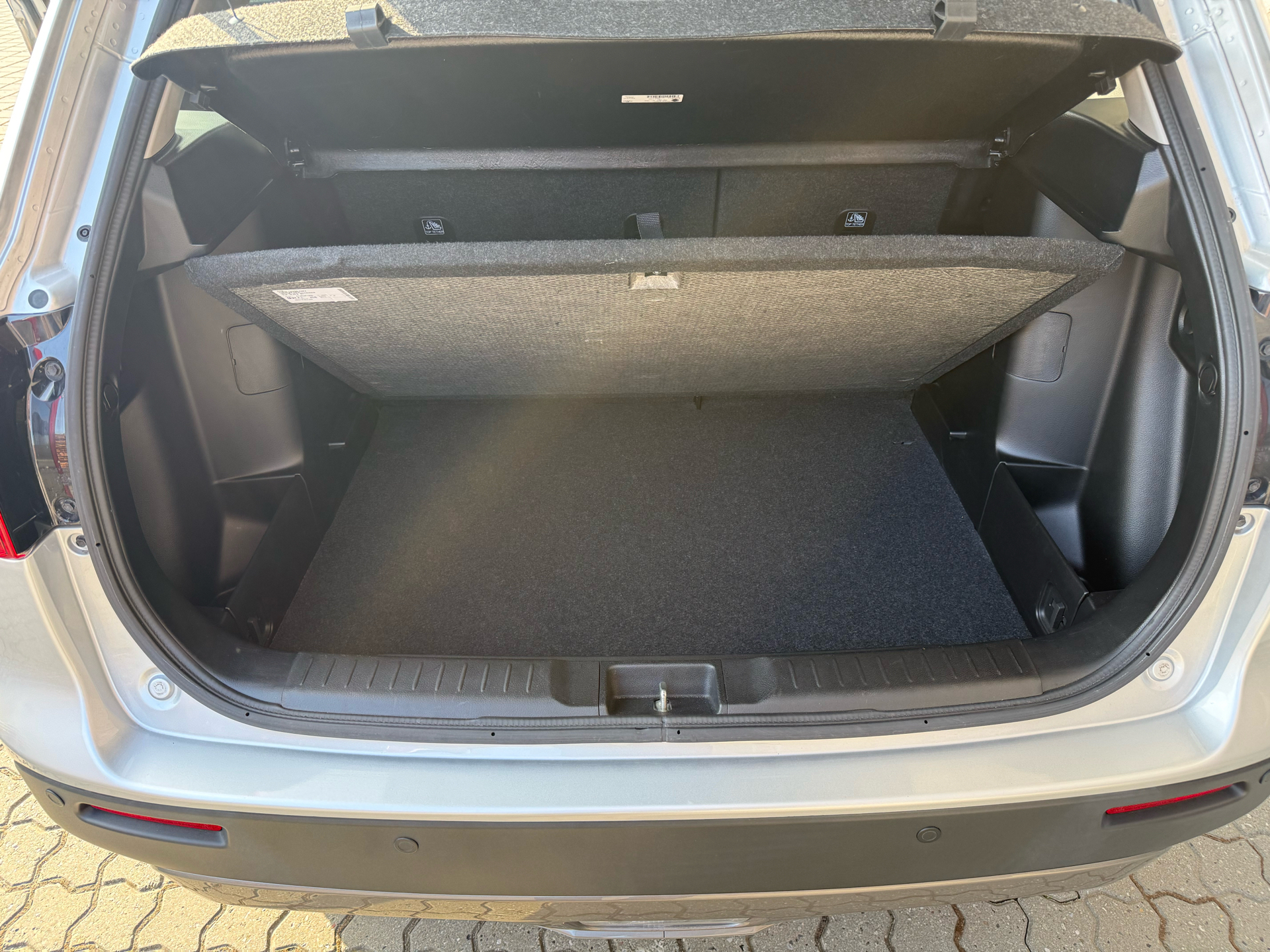 Sølv Suzuki Vitara fra 2021